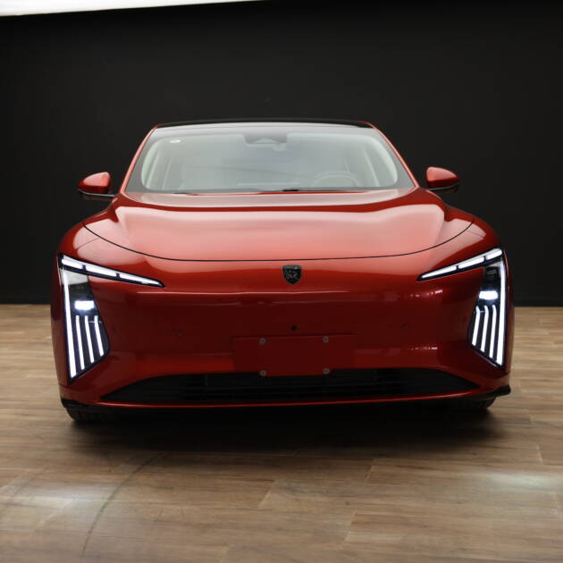 Forthing S7 E7 (Red)